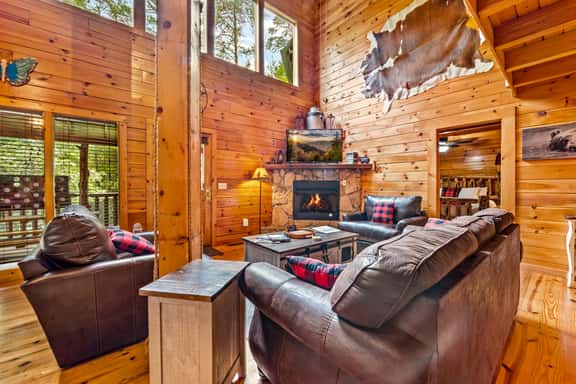 It's A Family Tradition Cabin - Image 1